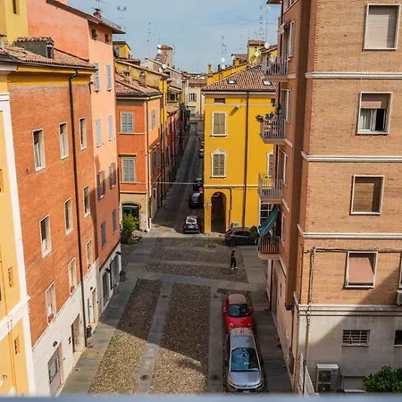 Uva D'oro - 300 M From Duomo, Parking Pass Affittacamere Modena